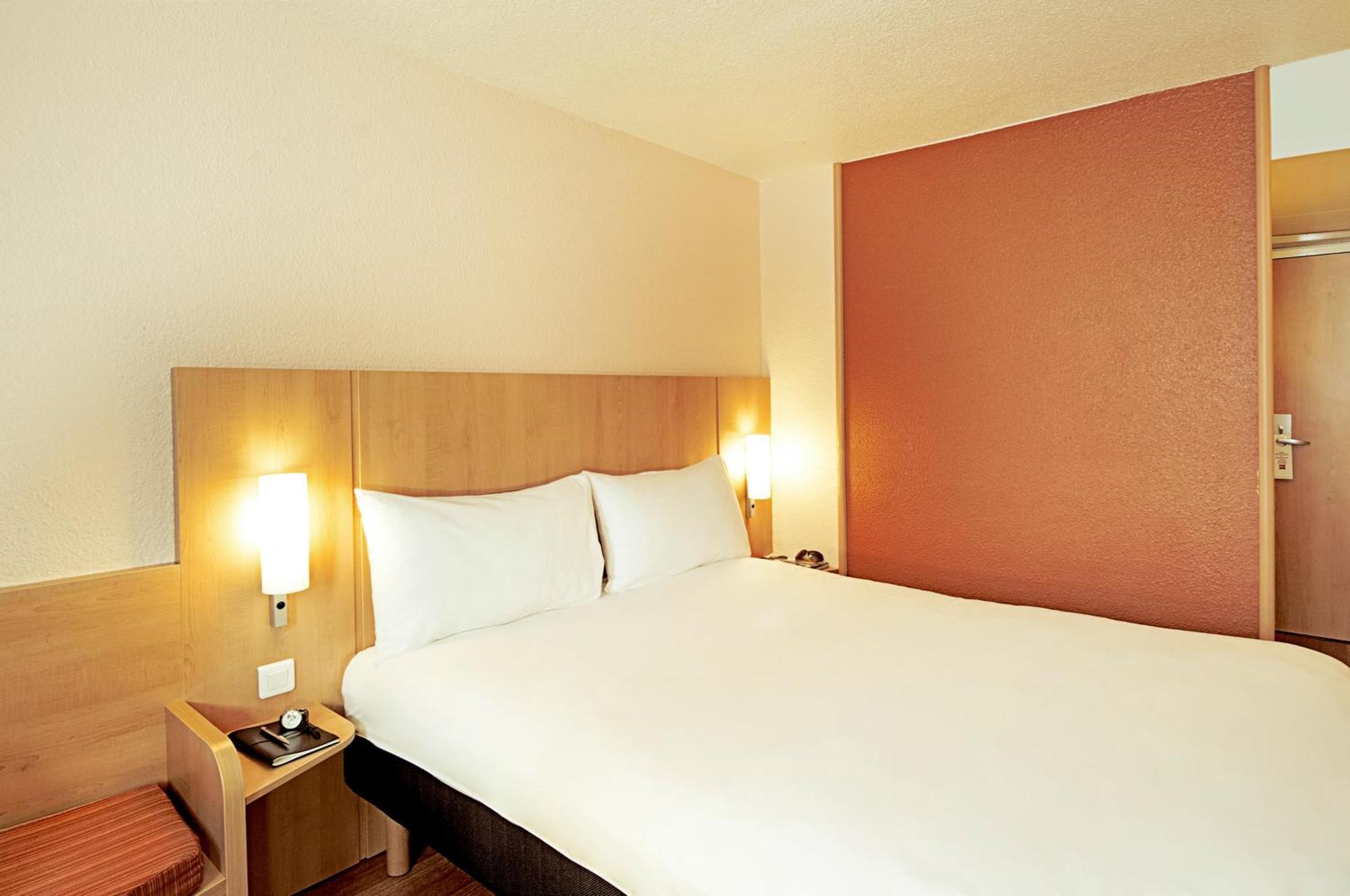 Ibis Poitiers Sud Hotel Quarto foto